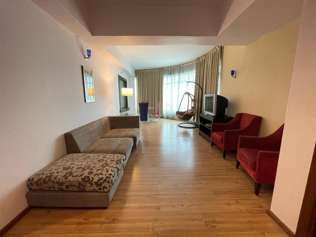 Oriental Crystal Hotel Kajang Extérieur photo