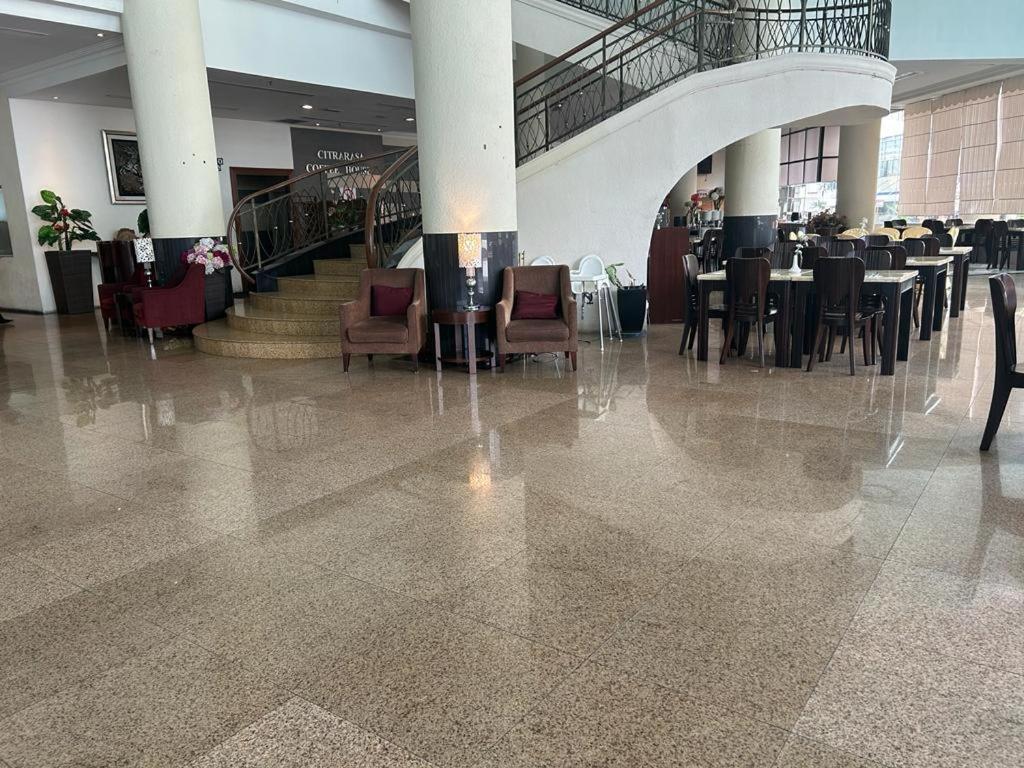 Oriental Crystal Hotel Kajang Extérieur photo